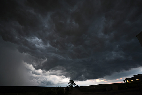 Jihlavu zasáhly bouřky. Objevila se i takzvaná squall line (čára húlav) - pás...