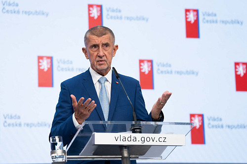 Vláda rozhodla, že s sebou nevezme prezidenta Pavla v červenci na summit NATO v...