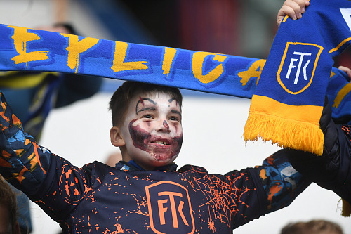 Fanoušci Teplic v halloweenském dresu.