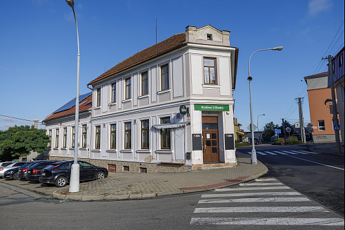 Dům s hostincem U Bindrů odkoupila radnice městské části Brno-Chrlice. (září...