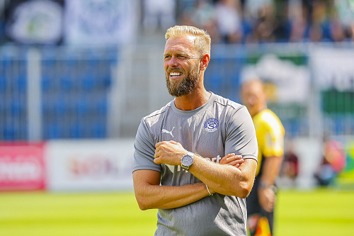 Slovácký kouč Roman West v utkání s Bohemians.