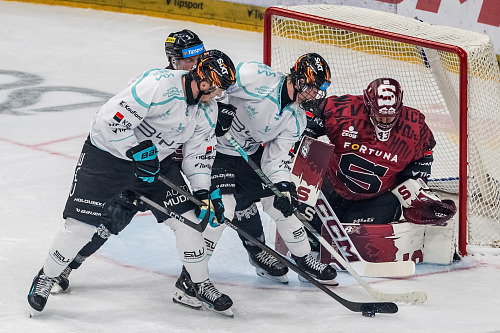Hokejové utkání Tipsport extraligy mezi Karlovými Vary a Spartou.