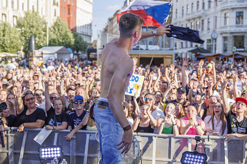 Oficiální fanzóna MotoGP v Brně láká mnoho českých i zahraničních fanoušků....