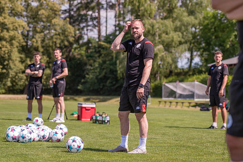 Novým přírůstkem v realizačním týmu Artisu Brno je  bývalý trenér slávistických...