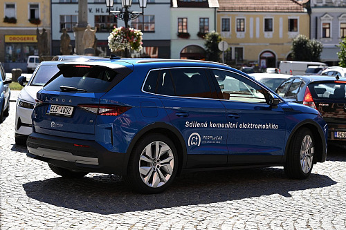 V Písku se osvědčil projekt sdíleného elektromobilu. Město prodloužilo projekt...