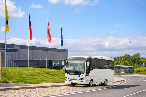 Jeden ze svozových autobusů Drylocku.