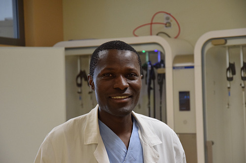 Doktor Philip Waka Njeka. (10. října 2026)