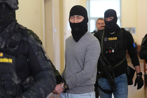 Městský soud v Praze se dnes začal zabývat případem čínského občana viněného ze...
