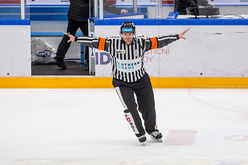 Vladimír Pešina ještě coby aktivní extraligový rozhodčí.