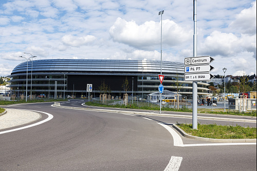 Multifunkční T Arena, kterou dělníci dokončují v areálu brněnského výstaviště....