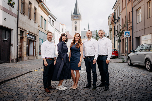 Hlavní kandidáti sdružení Náš Dvůr pro komunální volby.