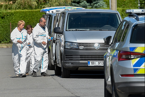 Policie vyšetřuje trojnásobnou vraždu a sebevraždu v Rožnově pod Radhoštěm...