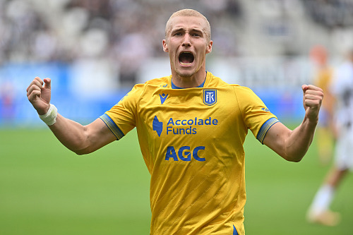 Fotbalový obránce Jakub Jakubko z Teplic slaví gól na hřišti Hradce Králové.
