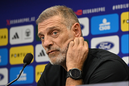 Chorvatský trenér Slaven Brlič na tiskové konferenci před utkáním Ligy národů v...