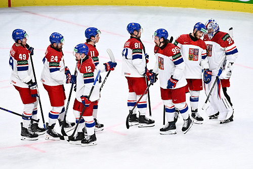 Zklamaní čeští hokejisté po prohře s Finskem ve čtvrtfinále na MS v hokeji 2026