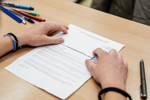 Na školách začaly jednotné přijímací zkoušky. Obchodní akademie Kolín. (10....