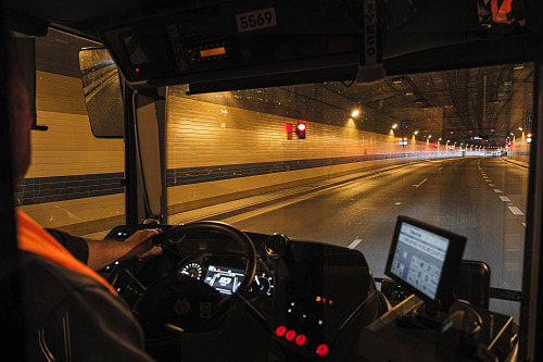 Pražský tunelový autobus linky 145 absolvoval další zkušební jízdu v tunelovém...