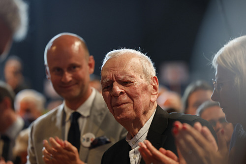 Spisovatel a bývalý ministr kultury Milan Uhde na setkání se sudetskými Němci v...