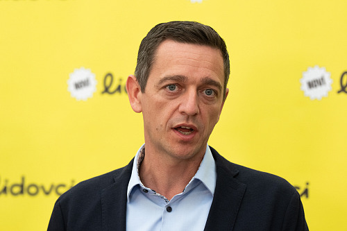 Jan Grolich (KDU-ČSL) na tiskové konferenci poslaneckého klubu KDU-ČSL ve...