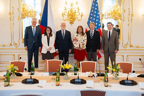 Jednání prezidenta Petra Pavla s členy Kongresu USA. Na fotografii Sarah...