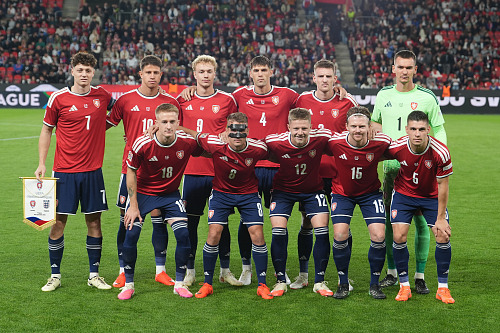 Čeští fotbalisté před zápasem proti Anglii.