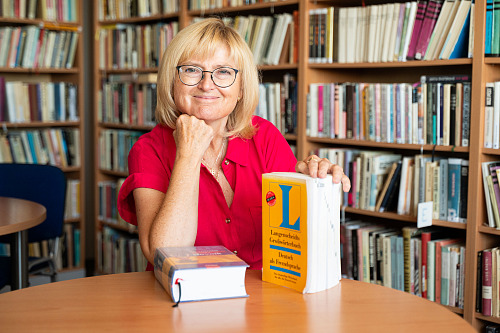 Čtyřicet let za katedrou. Marcela Černotíková učí od roku 1985 na zlínském...