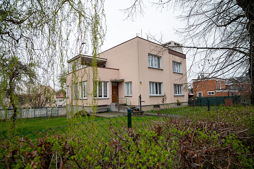 Vila nesvéprávných bratrů ve Zlíně. (duben 2026)