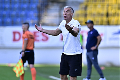 Plzeňský trenér Martin Hyský během utkání v Teplicích