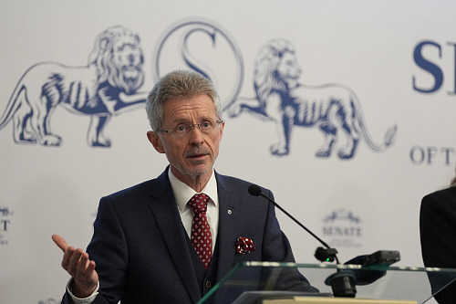 Předseda Senátu Miloš Vystrčil (ODS) na tiskové konferenci (21. dubna 2026)