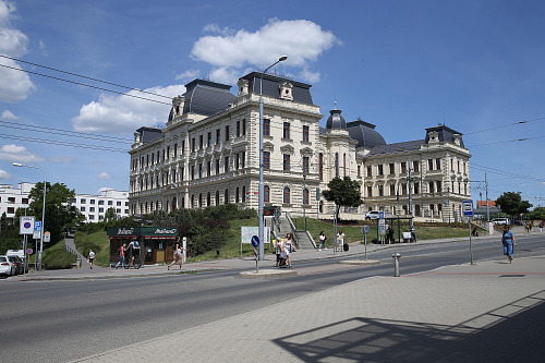 Okresní soud Plzeň-město, budova Hamburk u plzeňského hlavního nádraží (17....