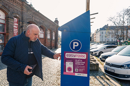 K zaplacení parkování lze v Olomouci a dalších městech kromě klasických...