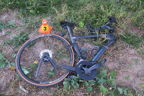Cyklista musel být letecky transportován do Fakultní nemocnice v Olomouci poté,...