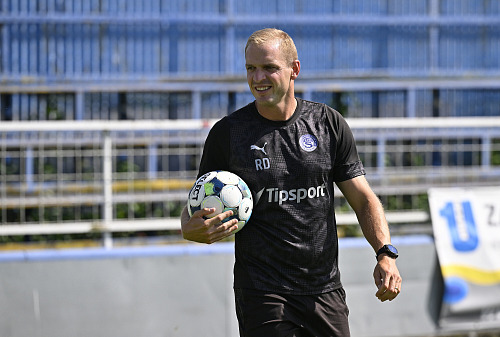 Vlastimil Daníček se po skončení aktivní kariéry posunul do role asistenta...