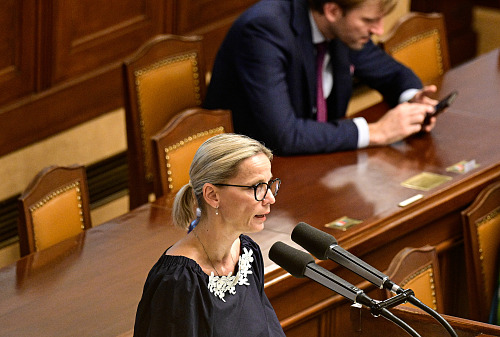 Schůze Sněmovny, 3. července 2026, Praha.