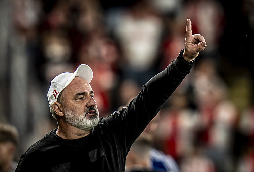 Trenér Slavie Jindřich Trpišovský v utkání s Bohemians.