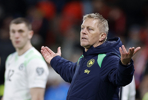 Trenér irských fotbalistů Heimir Hallgrímsson během utkání s Českem.