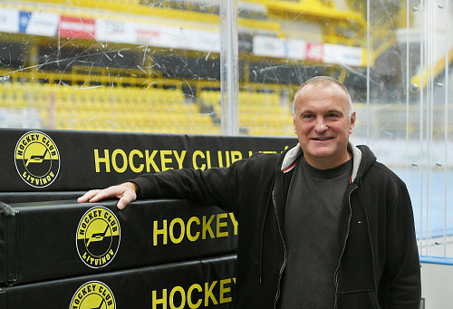 Robert Reichel na stadionu hokejového Litvínova, který by měl v nové sezoně...