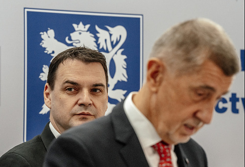 Česká delegace před odletem na summit NATO. (7. července 2026)