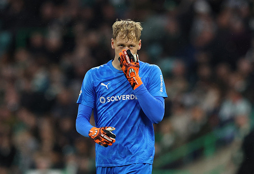 Český gólman fotbalistů Bragy Lukáš Horníček na hřišti Celtiku.