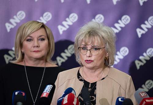 Tisková konference hnutí ANO. Hovoří Margita Balaštíková. (18. dubna 2023)