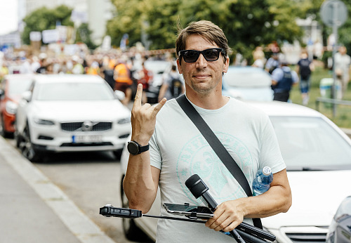 František Kubásek na demonstraci Milion chvilek za ČT a nezávislá média, kde se...