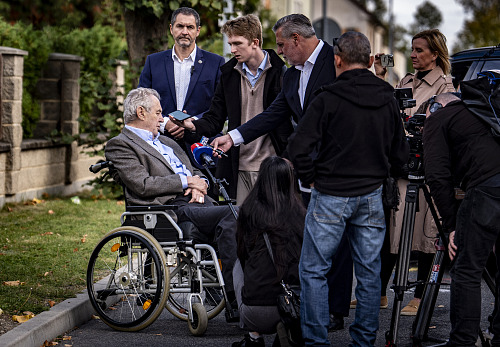 Miloš Zeman volí do komunálních a senátních voleb v Lánech. (9. září 2026)