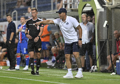 Trenér Slovácka Jan Jelínek během zápasu s Artisem Brno, který skončil...
