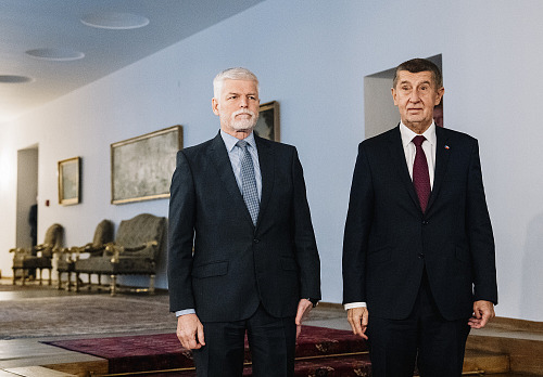 Premiér Andrej Babiš dorazil na schůzku s prezidentem Petrem Pavlem na Pražský...