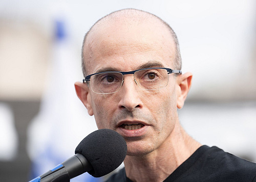 Izraelský historik Juval Noah Harari na demonstraci na podporu Izraele v...