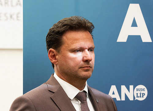 Tisková konference poslaneckého klubu hnutí ANO. Na snímku Radek Vondráček....