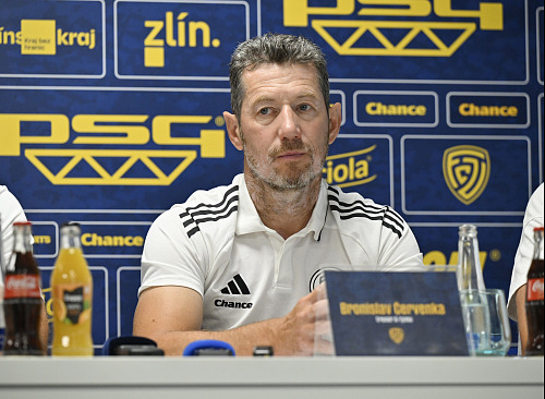 Trenér zlínských fotbalistů Bronislav Červenka na předsezonní tiskové...