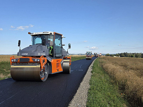 Pro nové tandemové válce se hned našla práce. Stroje za více než osm milionů...