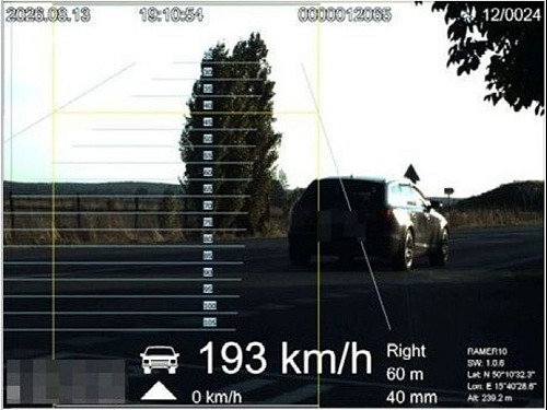 Radar ukázal, že audi u Obědovic jelo skoro 200 km/h.