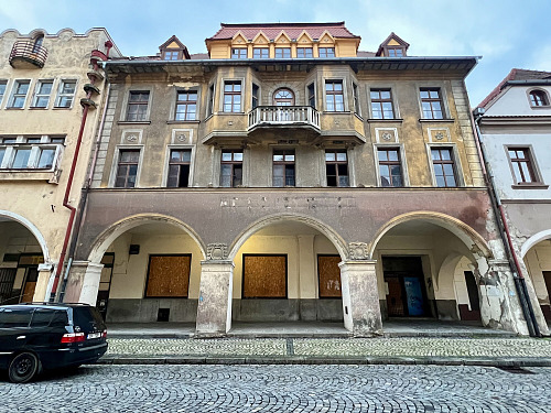 Bývalý hotel, jehož vlastníkem je společnost Rydex. Její jednatel Martin Šmíd...